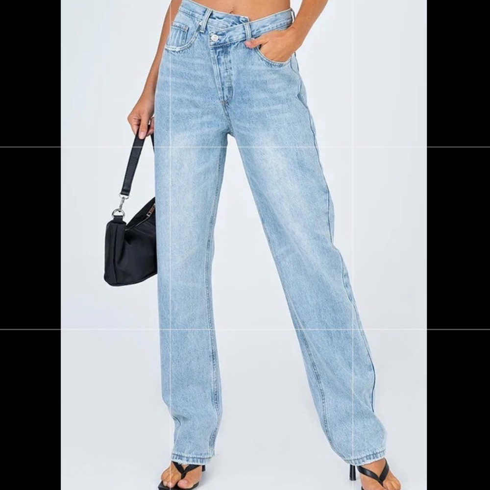 Asymmetric denim Jean